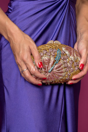 MC083 - CLUTCH DOURADA PEDRARIA
