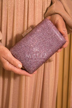 MC028 - CLUTCH LILÁS CRAVEJADA