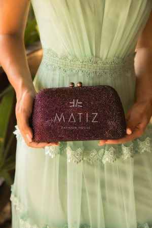 MC022 - CLUTCH ROXA PEDRARIA