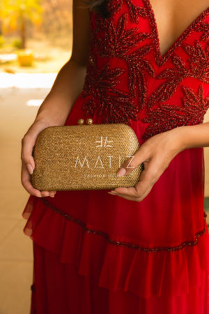 MC070 - CLUTCH DOURADA